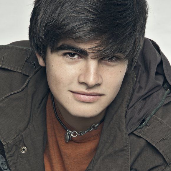 Jonathan Moly firma contrato con Top Stop Music