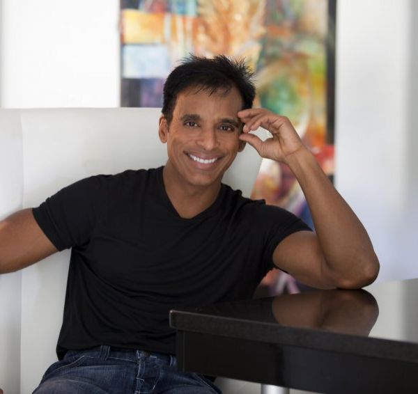 Jon Secada está de vuelta en la música