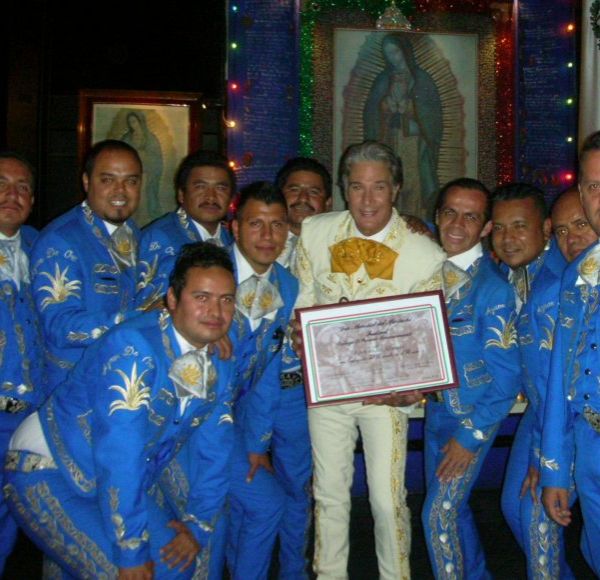 Fernando Allende es el nuevo "Embajador de los Mariachis de México ante el Mundo"